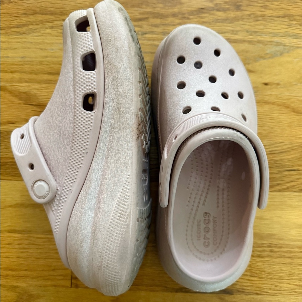 CROCS Women's Platform Clogs - Soft Pink